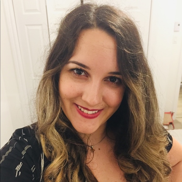 Meet your Posher, Sarah - Picture 1 of 1